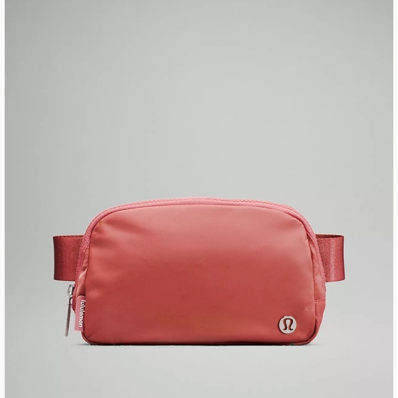 lululemon athletica Handbags - Lululemon everywhere belt bag in Briar Rose